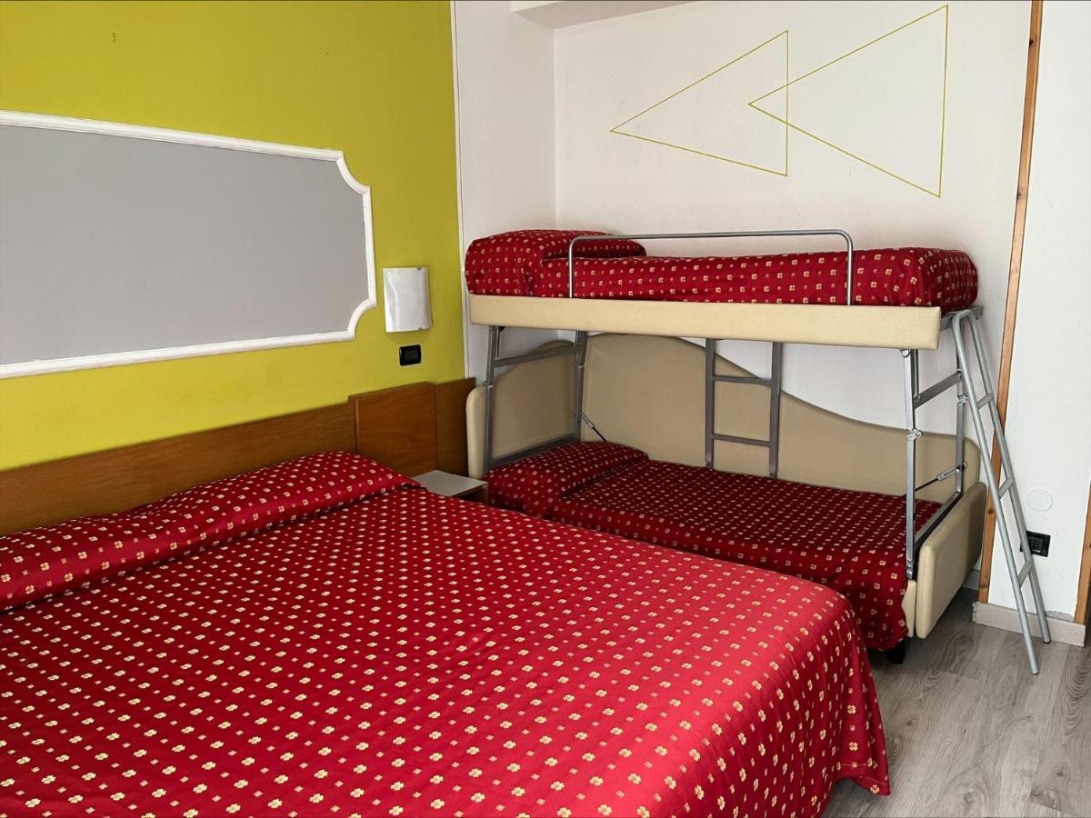 Hotel San Marco Bb Darfo Boario Terme ภายนอก รูปภาพ