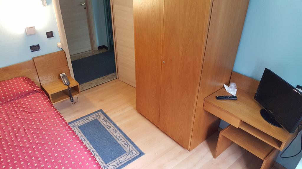 Hotel San Marco Bb Darfo Boario Terme ภายนอก รูปภาพ